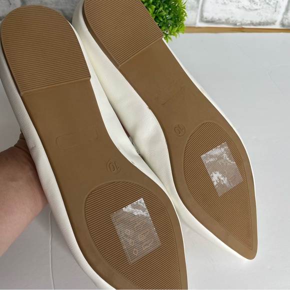 Vegan Leather Chain Detailing Pointed Toe Flats - Picture 11 of 11